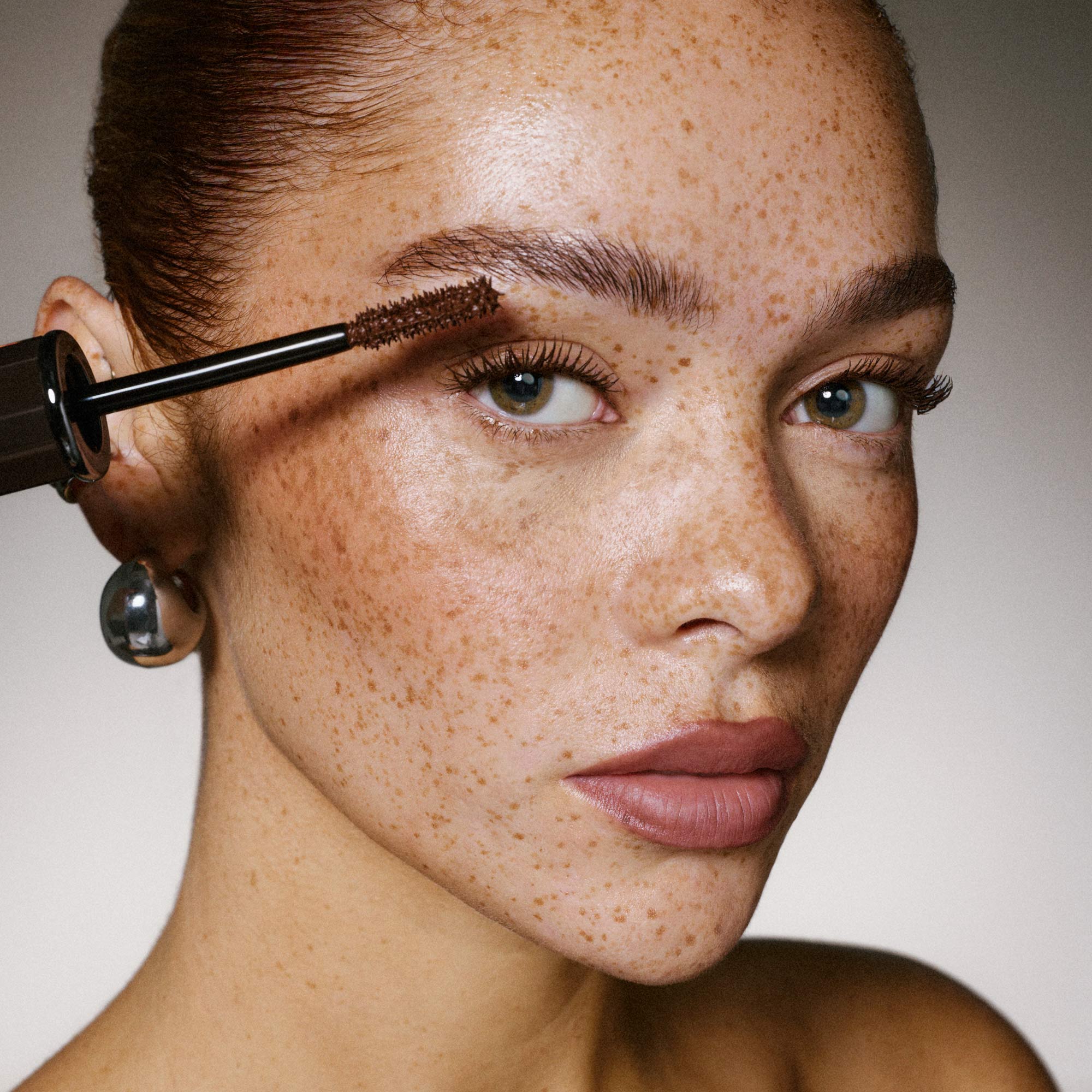 Beyond Bold Mascara - Image 11