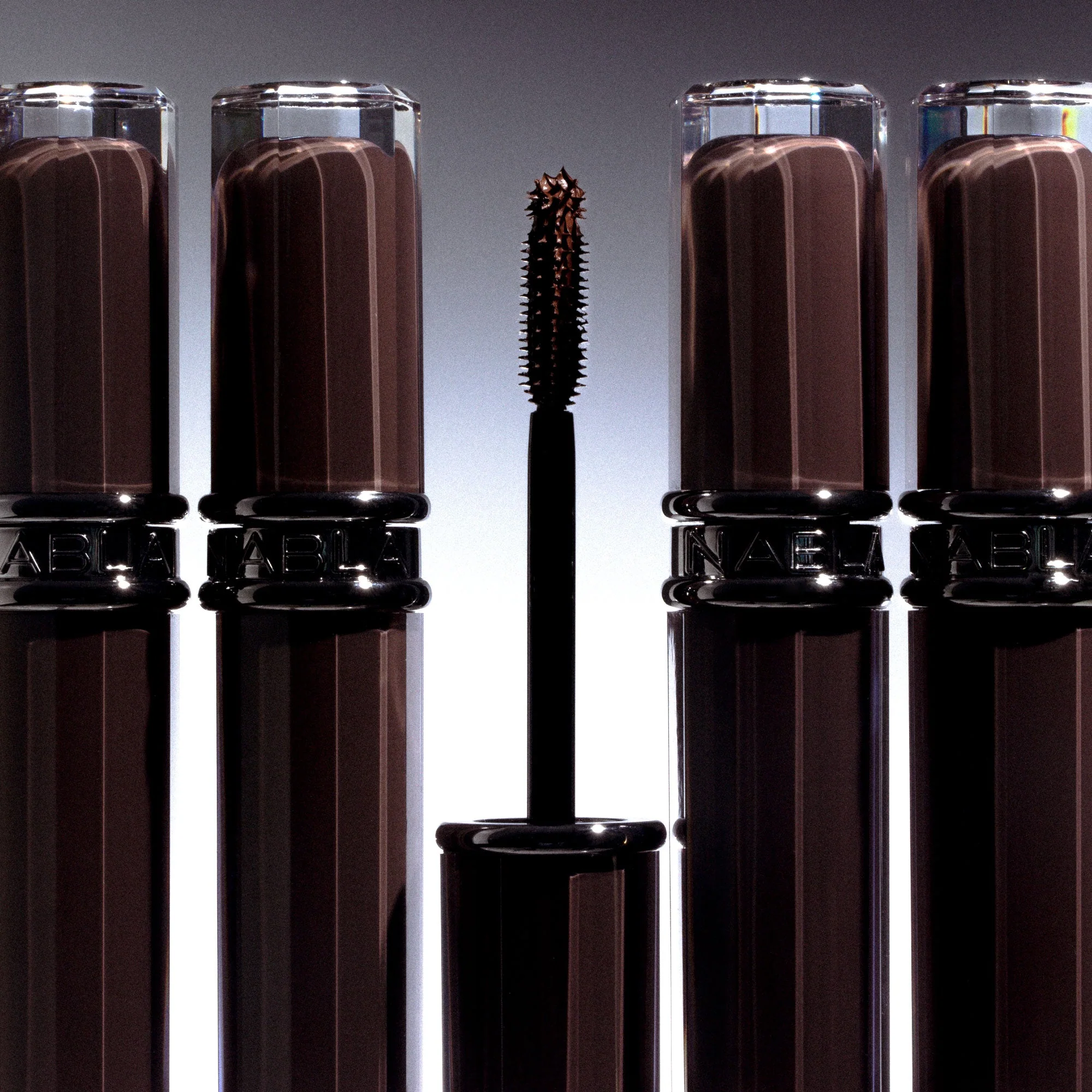Beyond Bold Mascara - Image 12