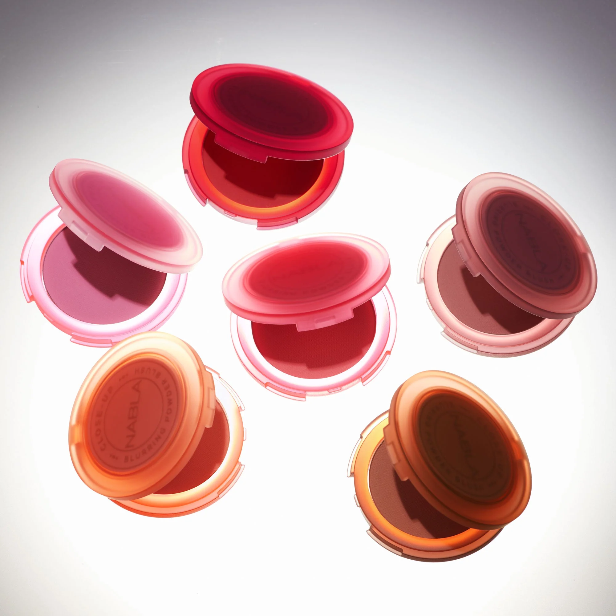 Close-Up Blurring Powder Blush - Image 10
