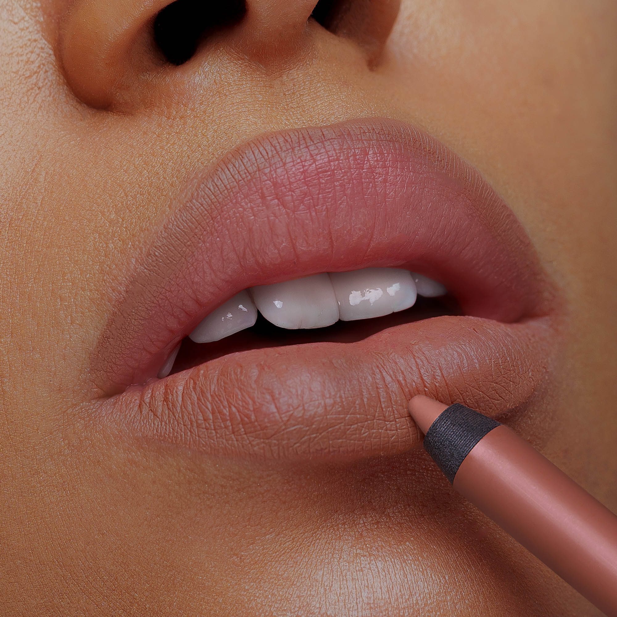 Close-Up Lip Shaper - Image 15