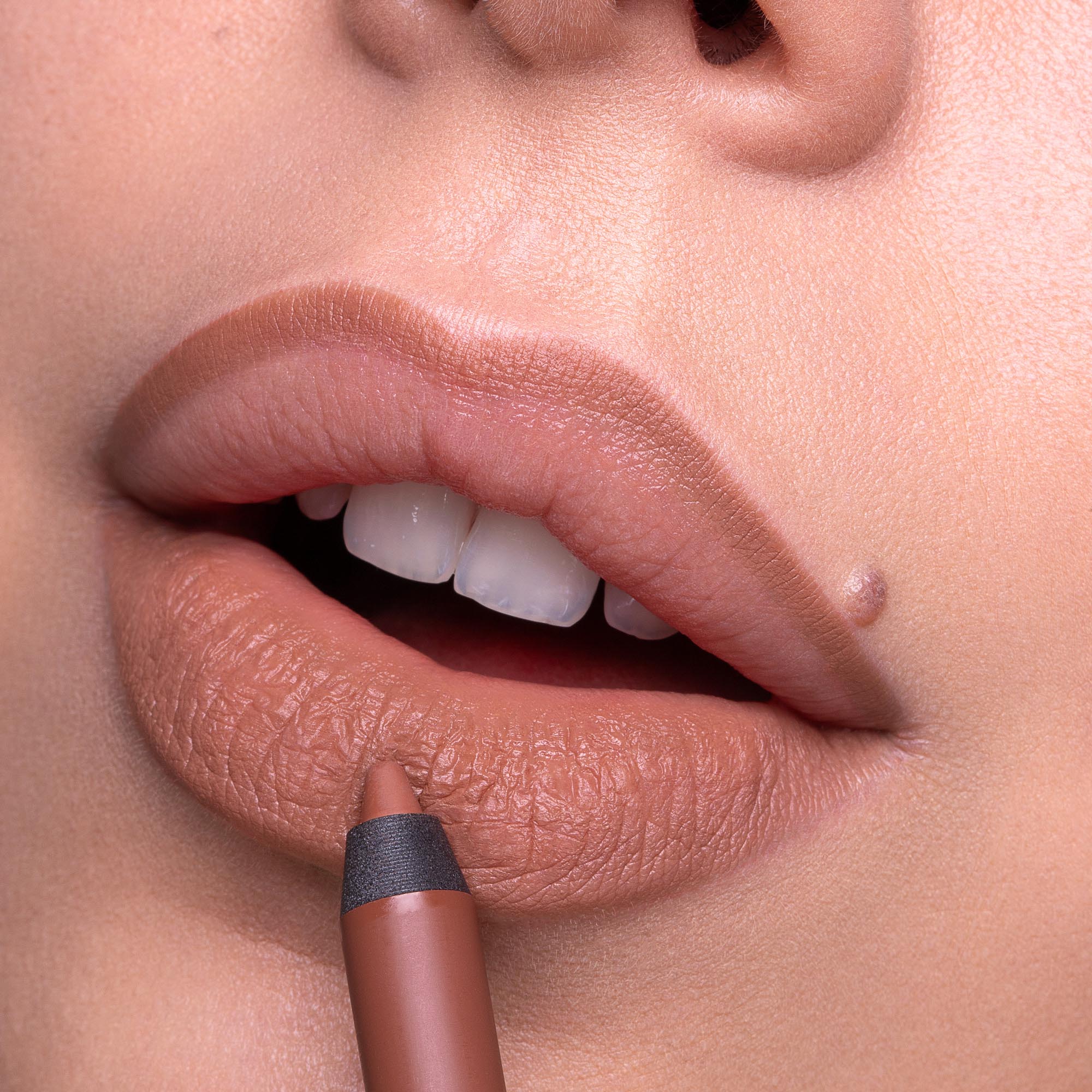 Close-Up Lip Shaper - Image 26