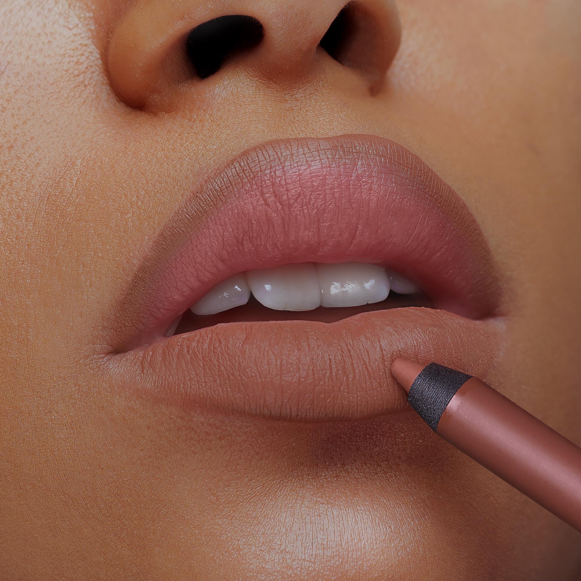 Close-Up Lip Shaper - Image 27
