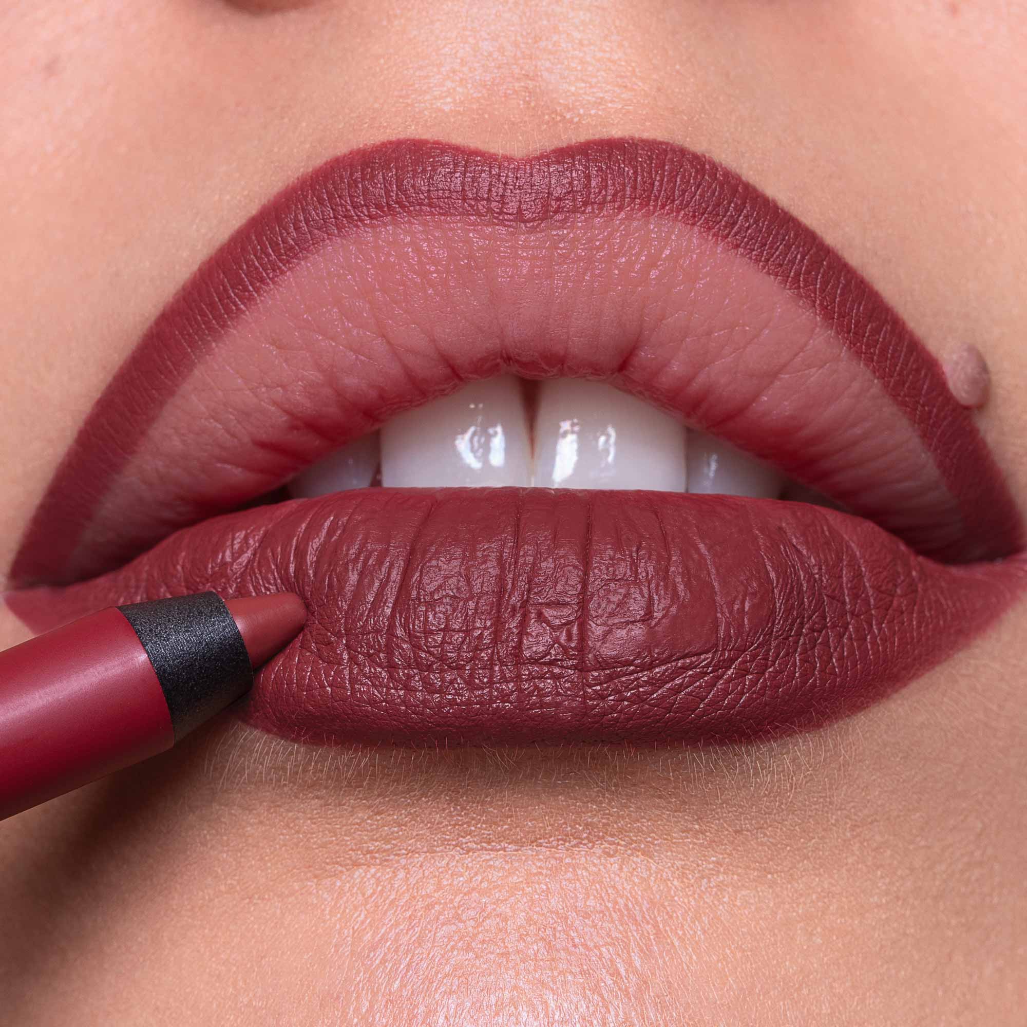 Close-Up Lip Shaper - Image 44