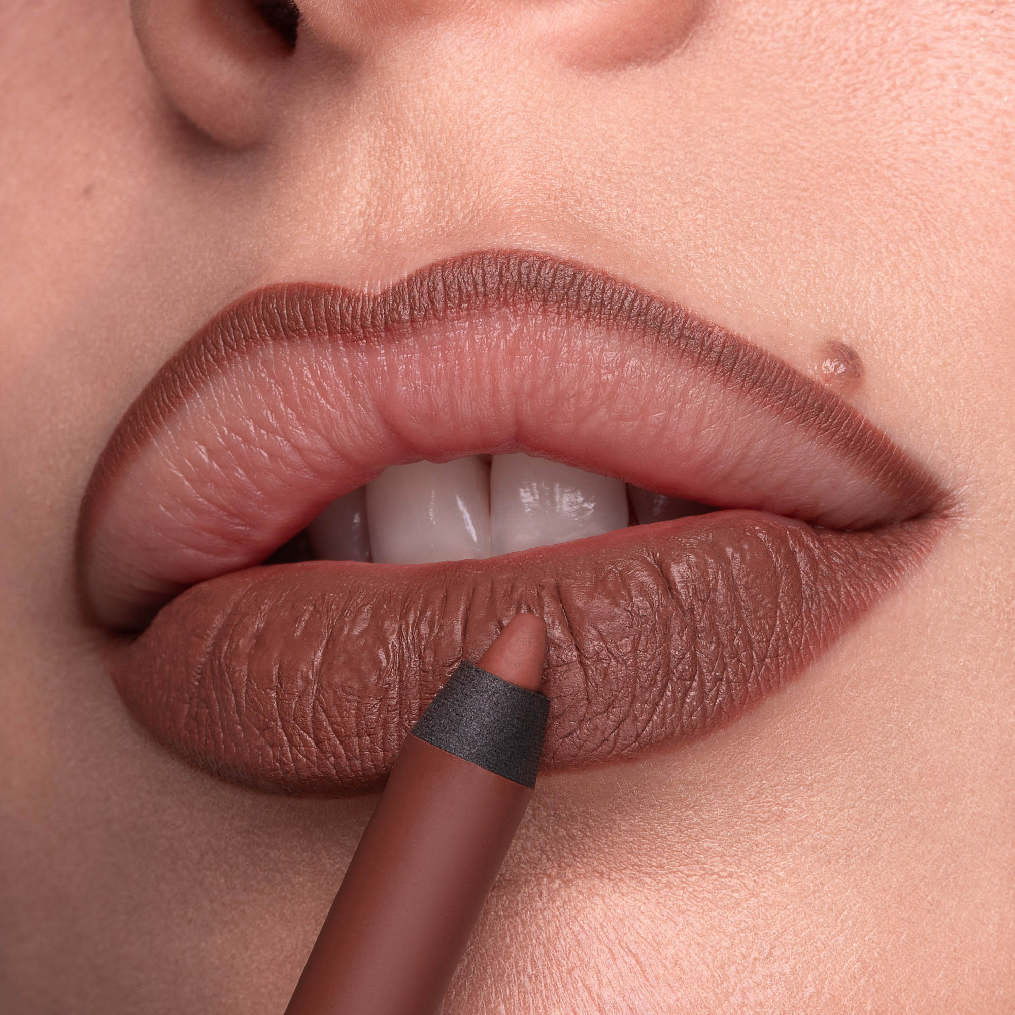 Close-Up Lip Shaper - Image 50